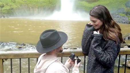 "Twilight" Star, Ashley Greene Gets Engaged